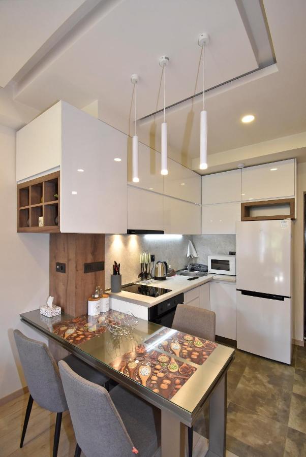 Home4You Apartments On Koghbatsi Єреван Екстер'єр фото
